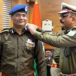 झारखंड के IPS अफसरों की प्रोन्नति, IG और DIG रैंक पर प्रमोशन पाने वाले को डीजीपी ने बैच लगाकर किया सम्मानित