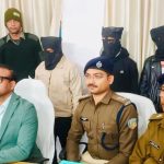 जामताड़ा के आमझरिया स्थित जंगल में छापेमारी कर पुलिस ने 3 साईबर अपराधी को किया गिरफ्तार, कैशबैक के नाम पर रुपये भेज करता था ठगी