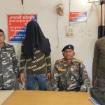 सरायकेला खरसावाँ के सालबागान स्थित गौसनगर में बाईक छोड़ कार चोरी का प्रयास, आरोपी छोड़े गए जैकेट से गोली बरामद, हुआ गिरफ्तार