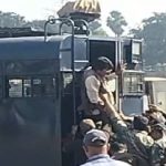 मुआवजा मांग को लेकर घरने पर बैठे पूर्व मंत्री और उनकी पत्नी को हिरासत में लिया पुलिस