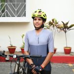 मध्य प्रदेश की साइकिलिस्ट और पर्वतारोही को झारखंड के डीजीपी ने उपहार स्वरूप भेंट की साइकिल