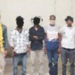 सुपौल में गणपति मैरेज हॉल के पीछे स्थित अर्धनिर्मित मकान में वारदात को अंजाम देने जुटे 8 अपराधी गिरफ्तार, तीन हथियार बरामद