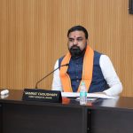 निजी विद्यालय सामान खरीदने के लिये नही कर सकता बाध्यः मुख्यमंत्री