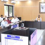सरकार द्वारा किये जा रहे कार्यों की जानकारी लोगों तक ठीक ढंग से और त्वरित पहुंचायें: मुख्यमंत्री