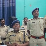 सुपौल: छत पर पॉलीथीन में छिपाए 2115 वायल नशीले इंजेक्शन बरामद, आरोपी गिरफ्तार