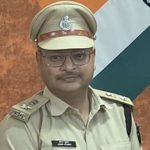 वायरल वीडियो पर एसपी सख्त: हाईवा से वसूली करते दिखे पीसीआर टीम पर गाज: हवलदार सस्पेंड, 2 पुलिसकर्मी पर कार्रवाई