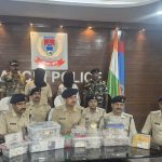 नामकुम में 15 लाख की चोरी का खुलासा: हथियार के साथ सरगना समेत 2 गिरफ्तार, महारानी ज्वेलर्स से 212 ग्राम सोना-18 किलो चांदी बरामद