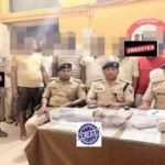 मोतिहारी में जाली नोट गैंग का भंडाफोड़, बर्खास्त सिपाही समेत 9 गिरफ्तार, 4 लाख के जाली नोट, हथियार और वर्दी बरामद