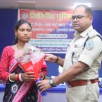 पारसनाथ जोन की सक्रिय सदस्य रही बबिता पर हत्या, विस्फोट और यूएपीए समेत दर्ज थे 15 मामले पति की गिरफ्तारी के बाद ली सरेंडर की राह