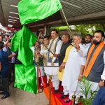 मुख्यमंत्री ने हरी झंडी दिखाकर रवाना की सोमनाथ तीर्थयात्रा: 1100 श्रद्धालुओं का 7 दिन का पूरा खर्च उठाएगी सरकार