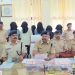 बोकारो: खिड़की तोड़कर जेवर-नकदी चुराने वाले गिरोह का पर्दाफाश, आधा दर्जन शातिर गिरफ्तार,  जेवर बरामद