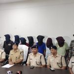 “वाहन चोरी का सिंडिकेट” ध्वस्त, बाजारों से बाइक चोरी कर नंबर प्लेट बदलकर बेचते थे आरोपी, 8 आरोपी गिरफ्तार, दर्जनों मामले का खुलासा