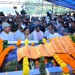 मंत्री सुदिव्य के निधन पर सत्ता से राजभवन तक शोक- मुख्यमंत्री हेमंत और राज्यपाल गंगवार ने गिरिडीह पहुंचकर दी श्रद्धांजलि