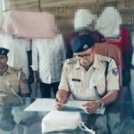 लूट की बड़ी वारदात नाकाम: पुलिस हिरासत से फरार आरोपी 3 साथियों समेत गिरफ्तार, अवैध हथियार व कारतूस बरामद