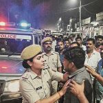 बेगूसराय में खाकी पर हमला: मेला ड्यूटी पर तैनात महिला दारोगा से बदसलूकी और थप्पड़, वीडियो वायरल होने पर मचा हड़कंप!