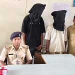 लोहरदगाः बंद दुकान के पास संदिग्ध हालत में खड़े थे दो युवक, तलाशी ली तो निकली ब्राउन शुगर