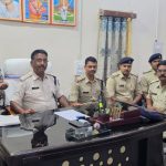 गढ़वा से बाइक लूट से एमपी में ज्वेलरी डकैती तक कनेक्शन, मुठभेड़ में घायल साथी ने खोला राज, एक गिरफ्तार; 15.33 ग्राम सोना बरामद