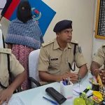 दुमका पुलिस ने सुलझाई गुमशुदगी की गुत्थी: कुएं से मिले मां के साथ गायब दोनों मासूम बच्चों के शव, पत्नी गिरफ्तार